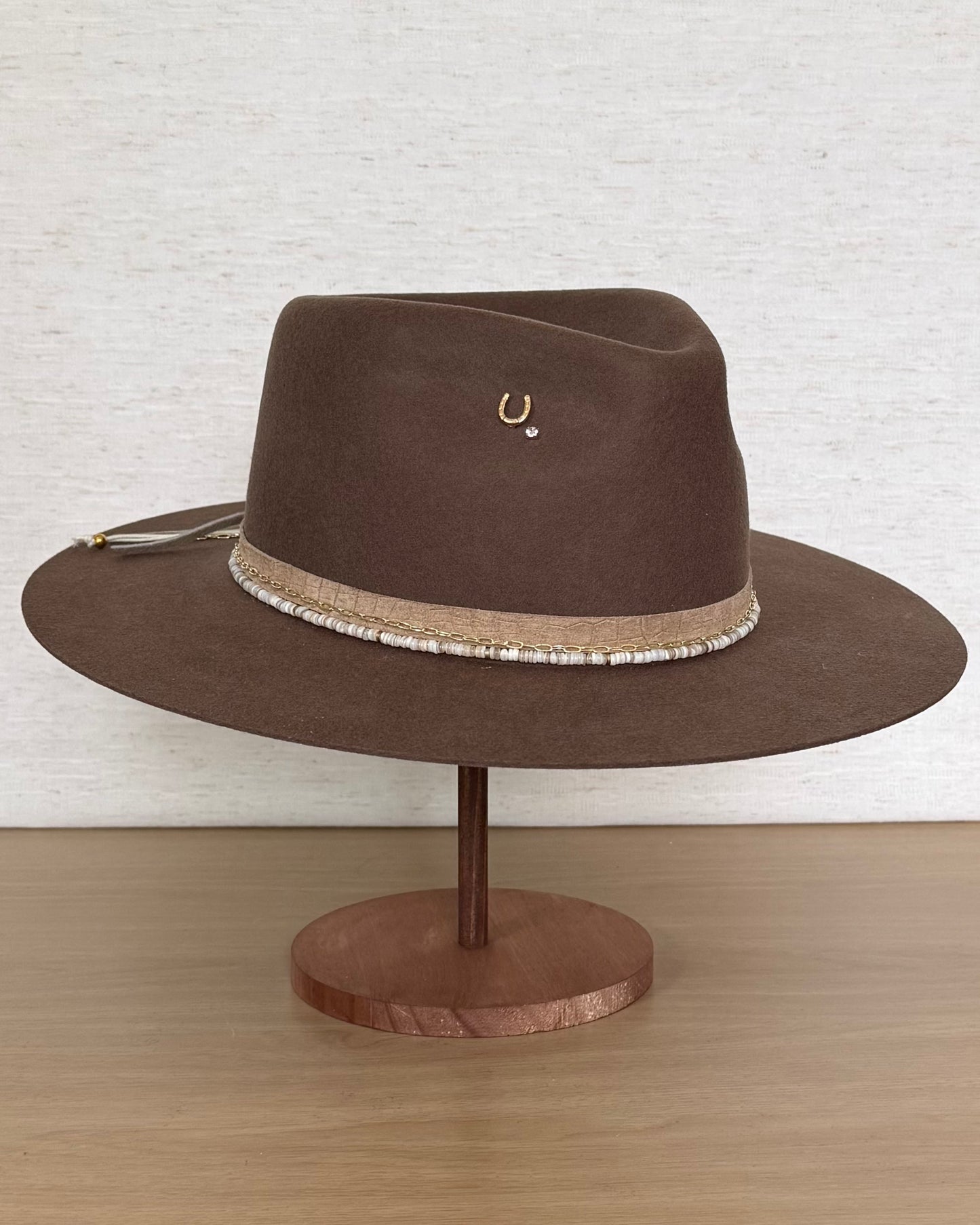 The Perfect Mocha — Wool Rancher with Beaded Shell Band (57cm)