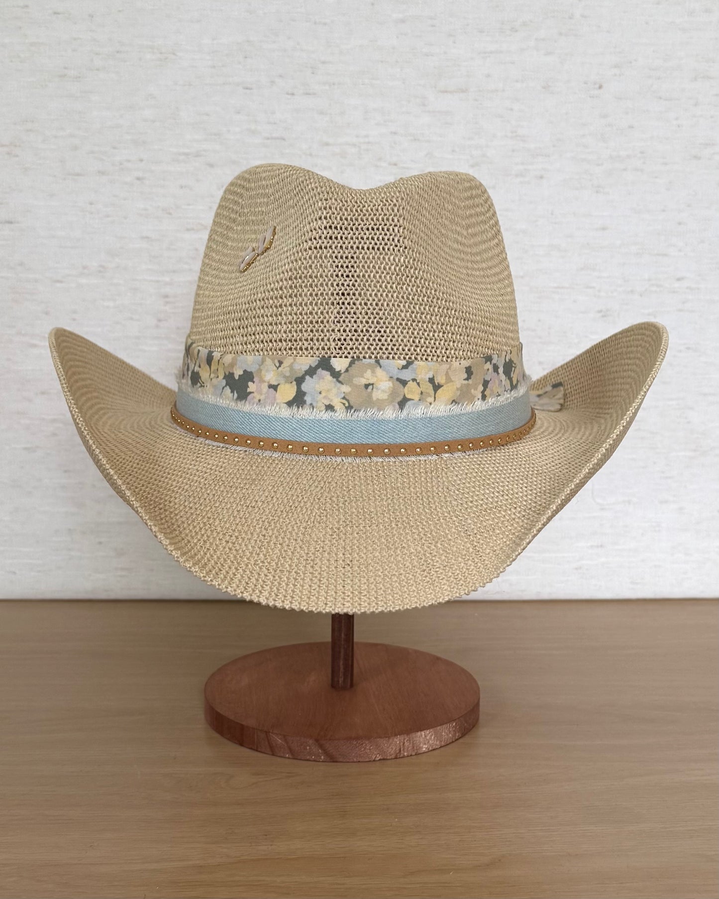 The Farmers Market Darling — Straw Hat with Floral Band & Butterfly Pins (OS)